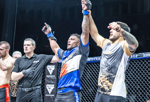 Palhano claims crown in spectacular fashion